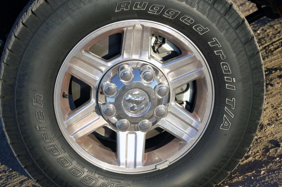  Dodge Ram 3500 Laramie Mega Cab 2010 года  (фото 33 из 37)